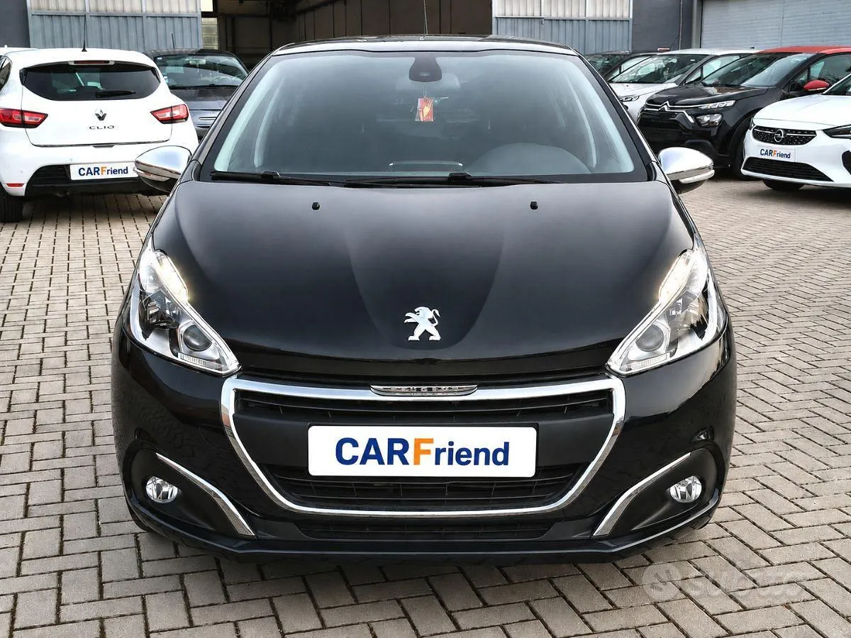 Peugeot 208 2018 photo 3