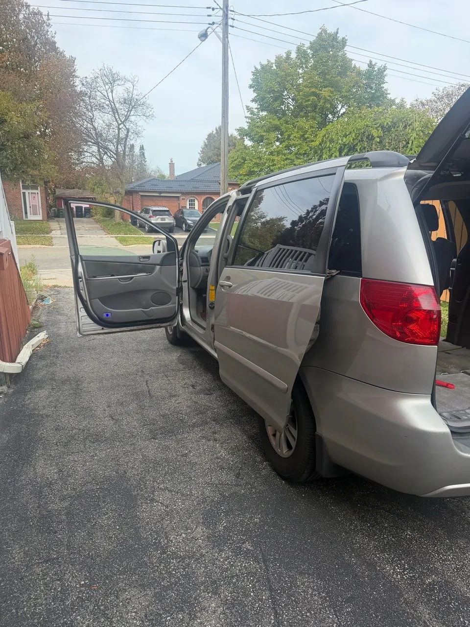 Toyota Sienna 2006 photo 2