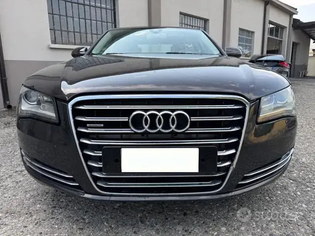 Audi A8 2013 photo 2