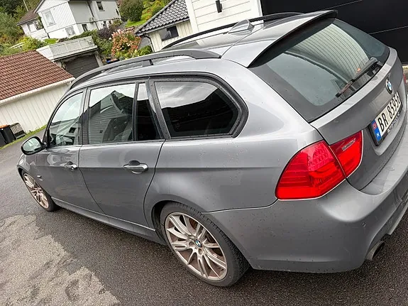 BMW 320D 2009 photo 4