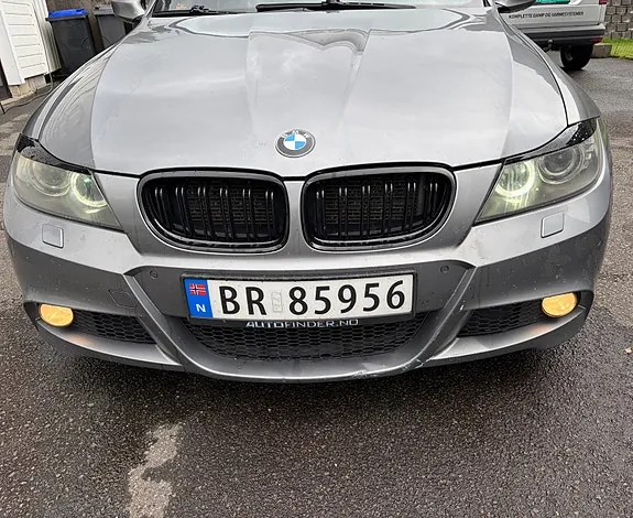 BMW 320D 2009 photo 2
