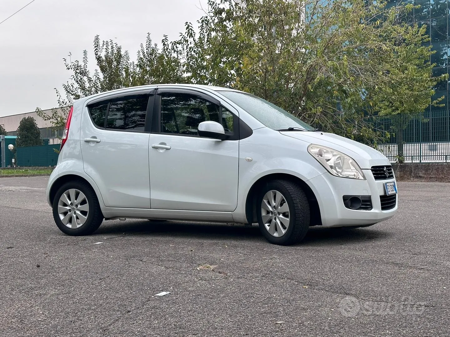 Suzuki Splash 2010 photo 3