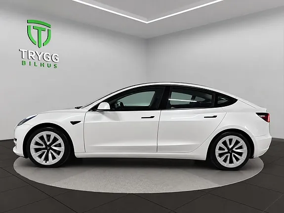 Tesla Model 3 2021 photo 2