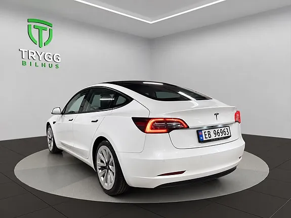 Tesla Model 3 2021 photo 3