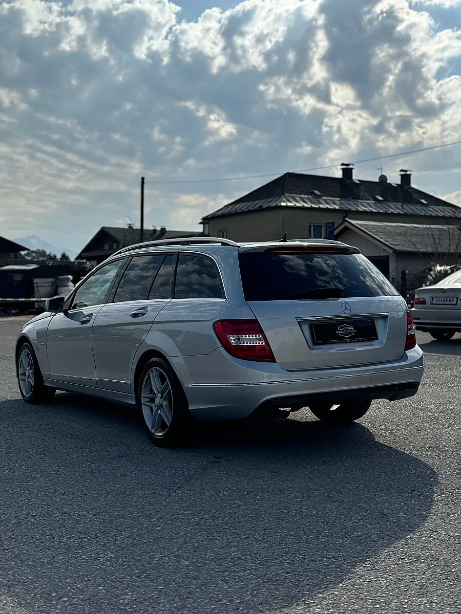 Mercedes-Benz C-Class 2012 photo 2