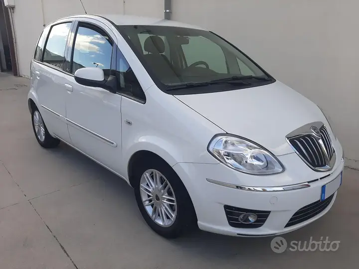 Lancia Musa 2011 photo 4