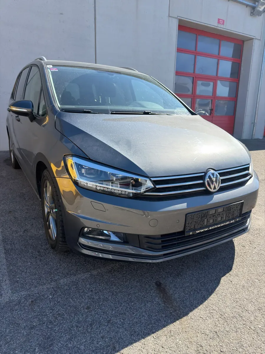Volkswagen Touran 2017 photo 3