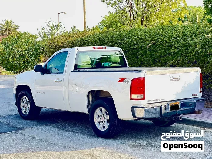 GMC Sierra 2011 photo 3