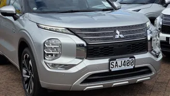 Mitsubishi Outlander 2023 photo 3