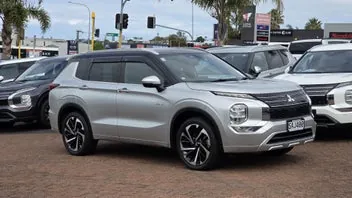 Mitsubishi Outlander 2023 photo 4