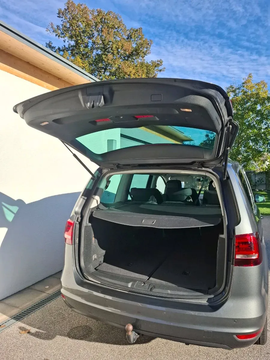 Volkswagen Sharan 2016 photo 2