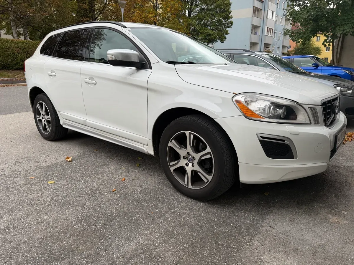 Volvo Xc60 2011 photo 2