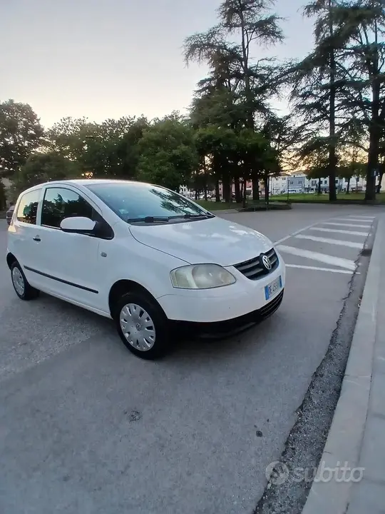 Volkswagen Fox 2006 photo 2