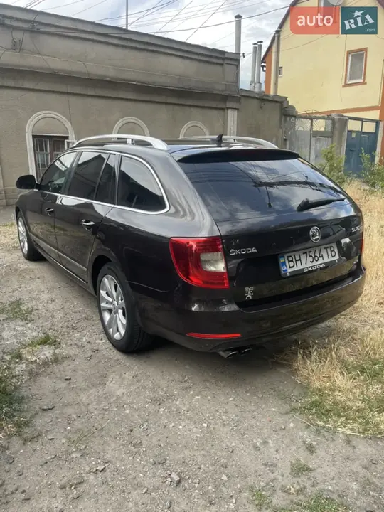Skoda Superb 2014 photo 3