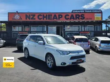 Mitsubishi Outlander 2014 photo 2