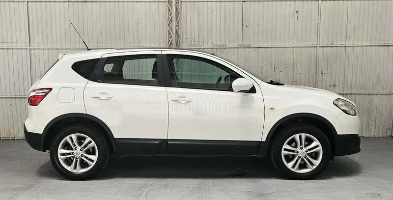 Nissan Qashqai 2010 photo 4