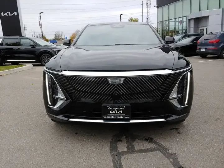 Cadillac Lyriq 2024 photo 2