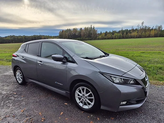 Nissan Leaf 2018 photo 2
