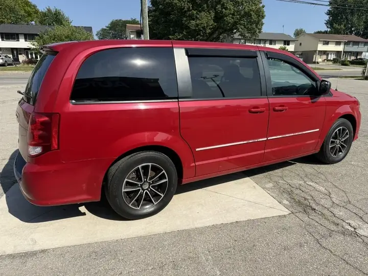 Dodge Grand Caravan 2016 photo 5