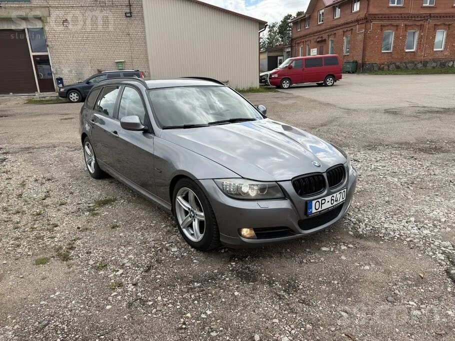 BMW 320 2012 photo 3