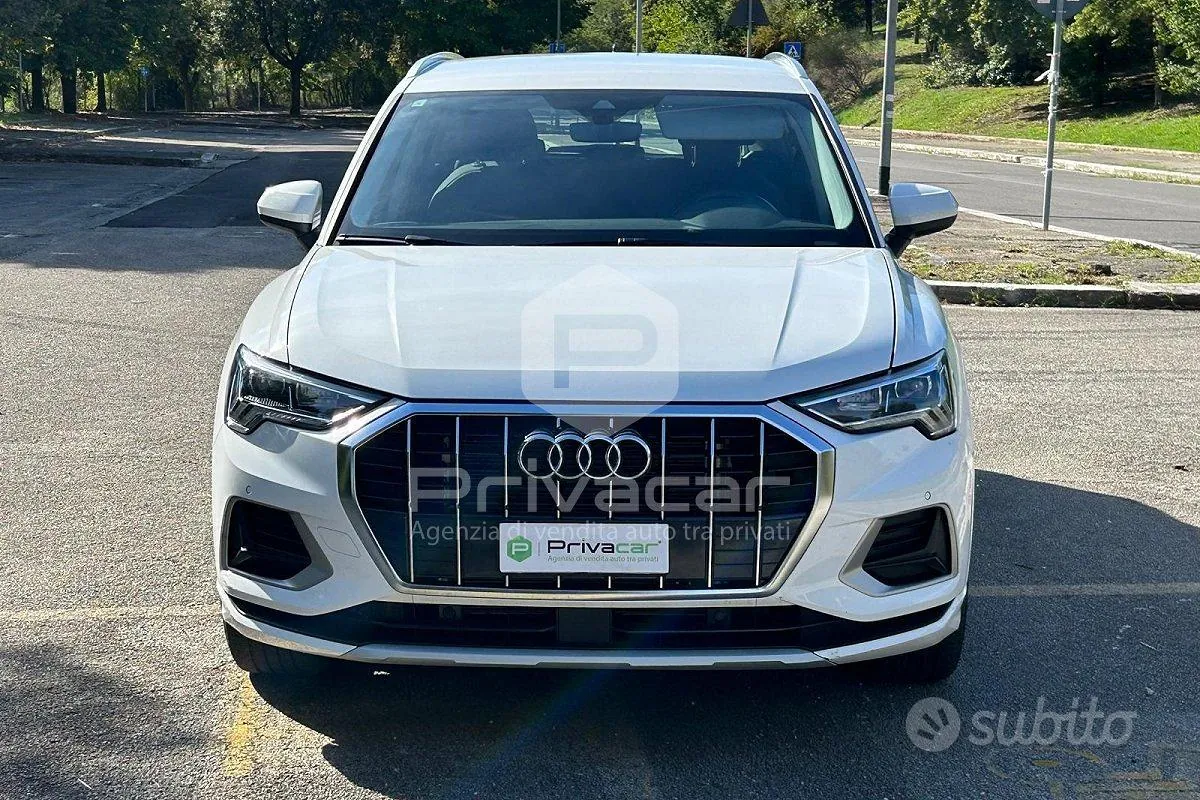 Audi Q3 2023 photo 2