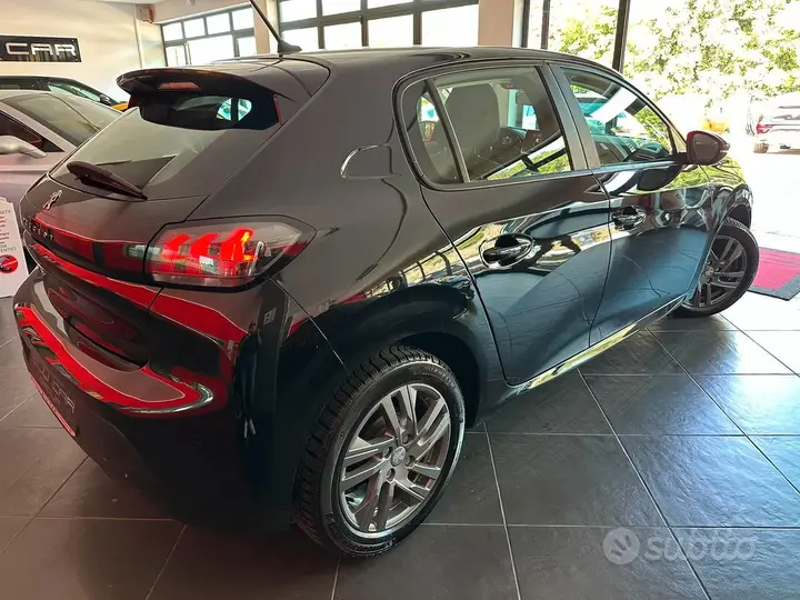 Peugeot 208 2022 photo 5