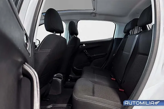Peugeot 208 2015 photo 5