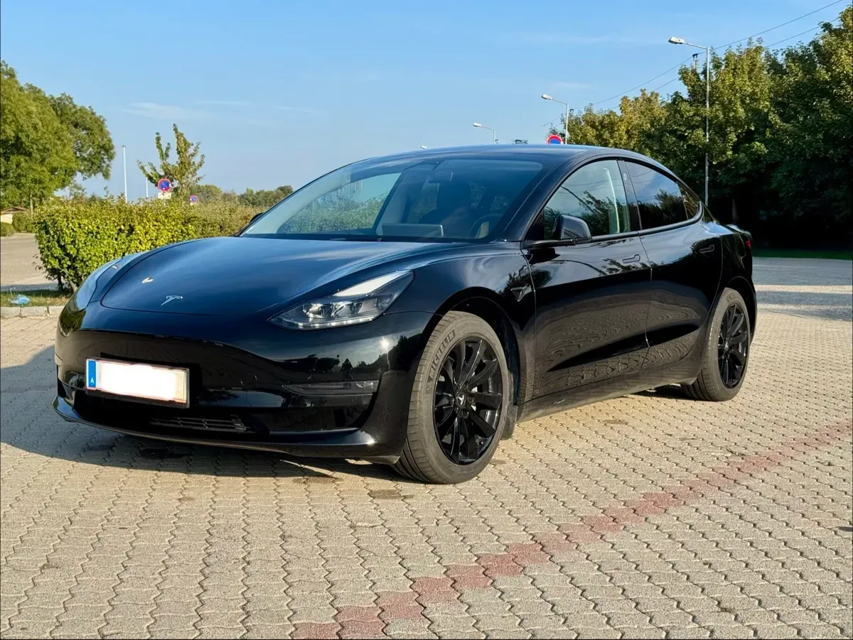 Tesla Model 3 2022 photo 3