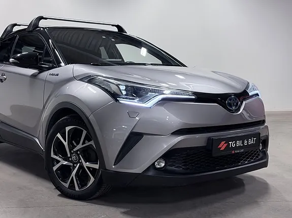 Toyota C-Hr 2017 photo 2