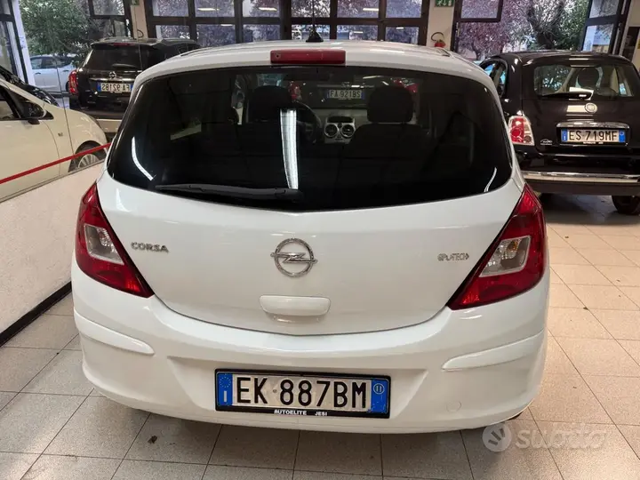 Opel Corsa 2011 photo 4