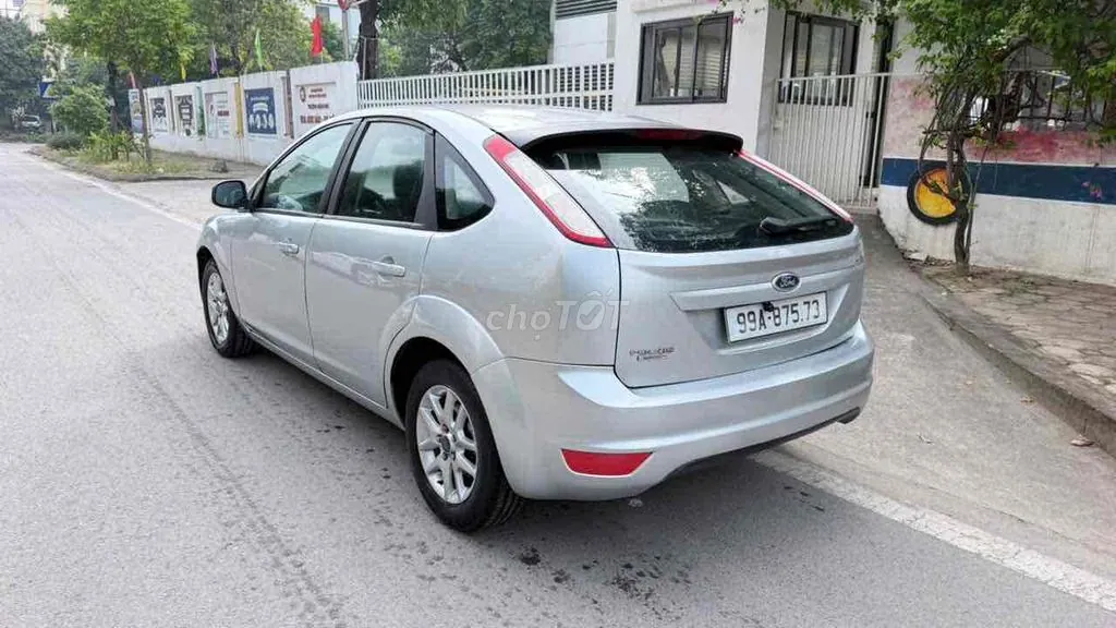 Ford Focus 2010 photo 2