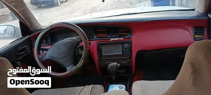 Toyota Crown 2000 photo 2
