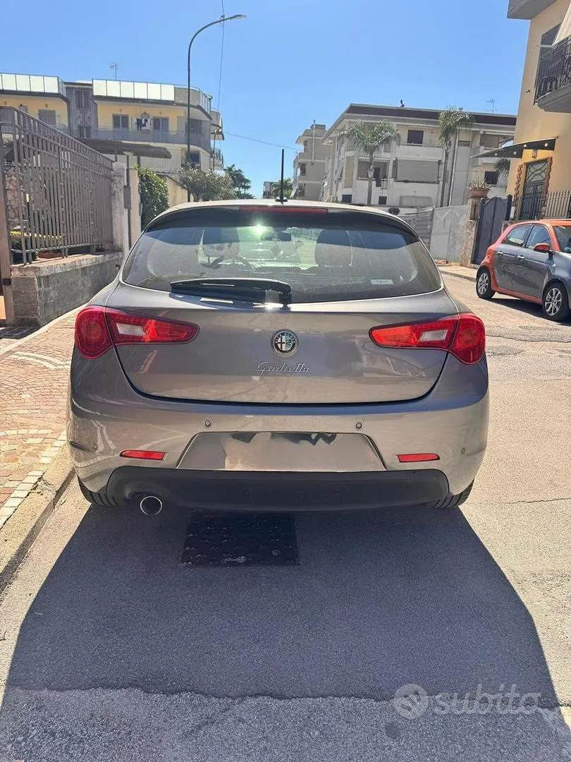 Alfa Romeo Giulietta 2015 photo 2