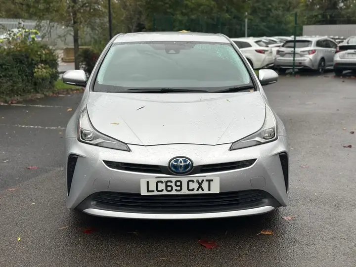 Toyota Prius 2019 photo 2