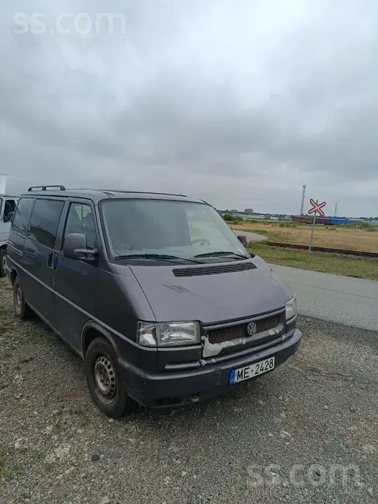 Volkswagen T4 1995 photo 2