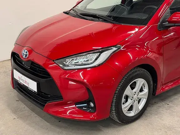 Toyota Yaris 2023 photo 3