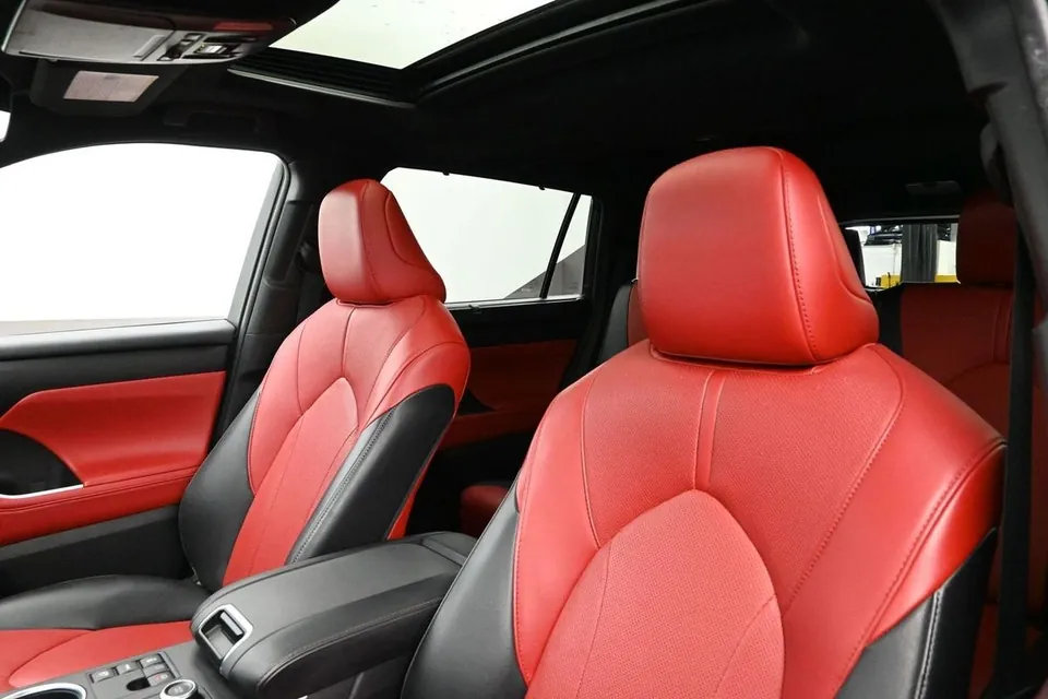 Toyota Highlander 2023 photo 4