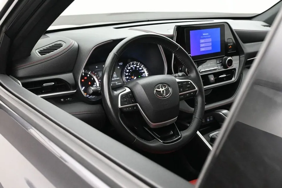 Toyota Highlander 2023 photo 5