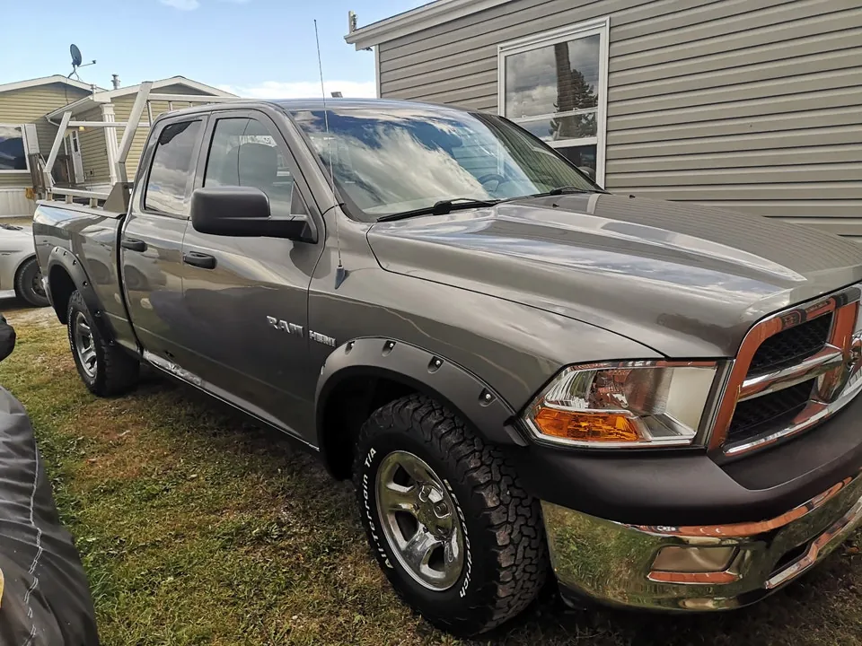 Dodge Ram 1500 2010 photo 2