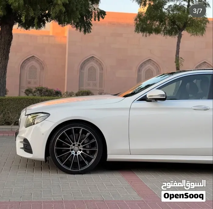 Mercedes-Benz E-Class 2017 photo 4