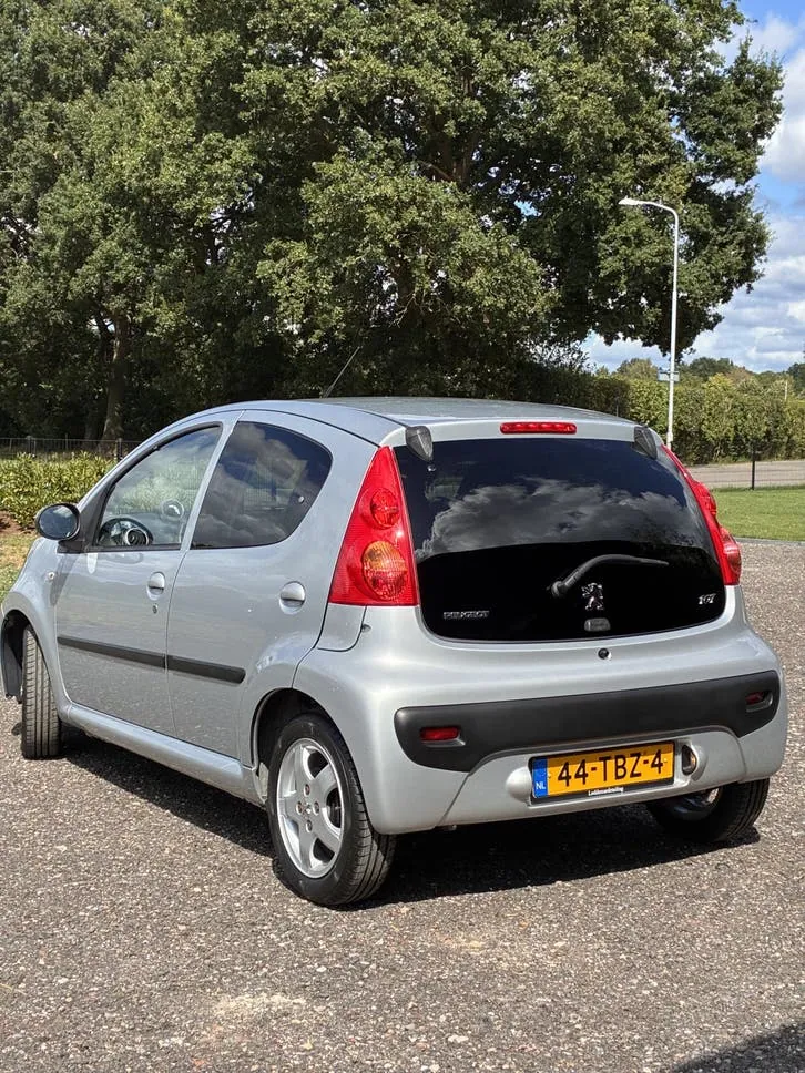Peugeot 107 2012 photo 3