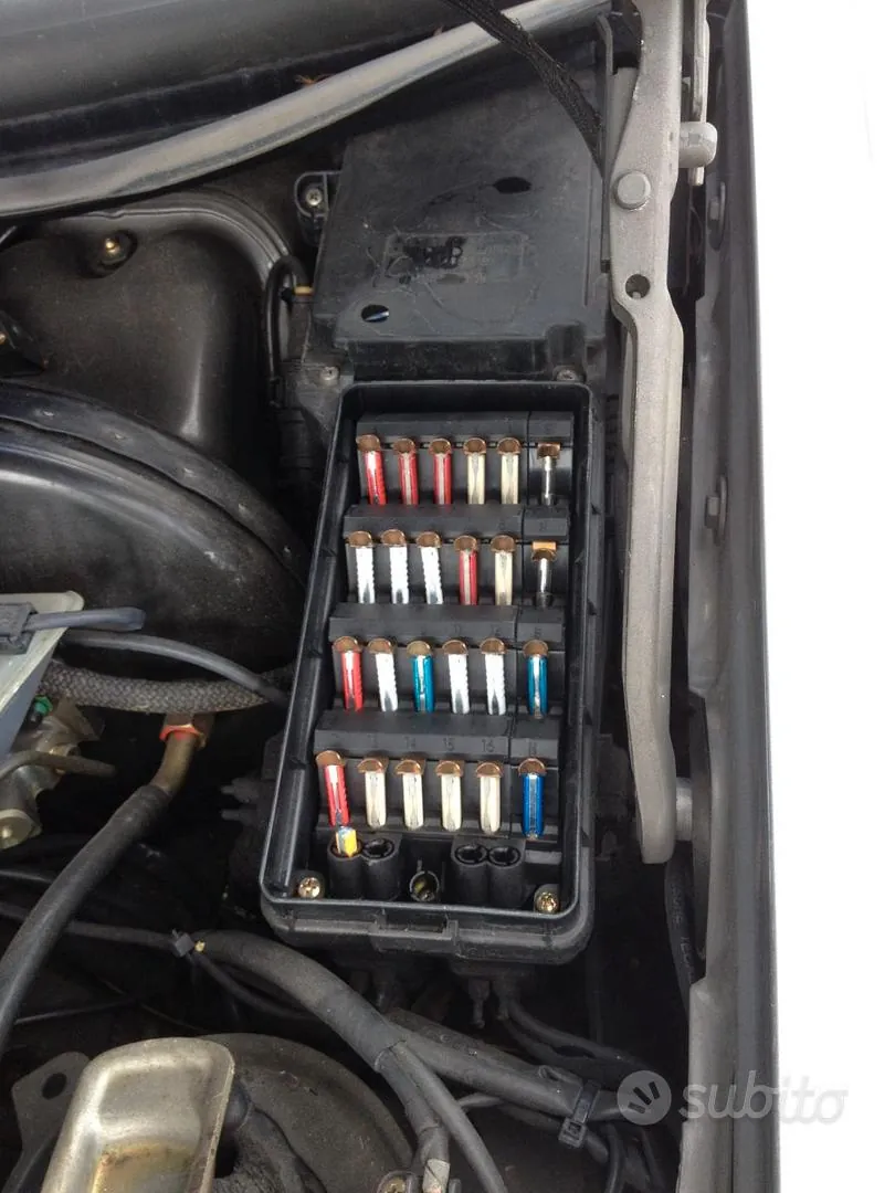 Mercedes-Benz E 200 1993 photo 5
