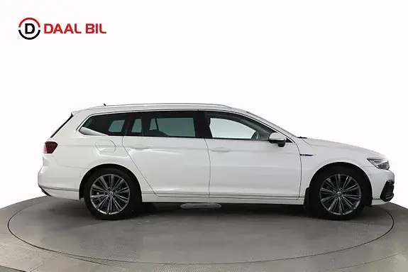 Volkswagen Passat 2021 photo 5
