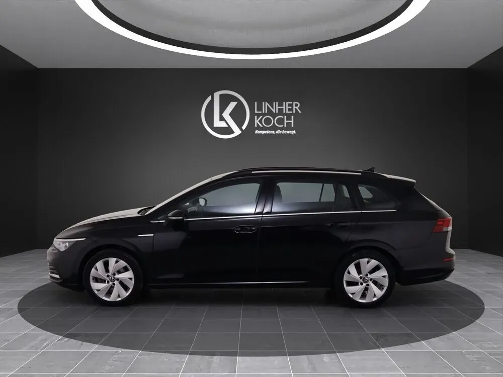 Volkswagen Golf 2023 photo 2