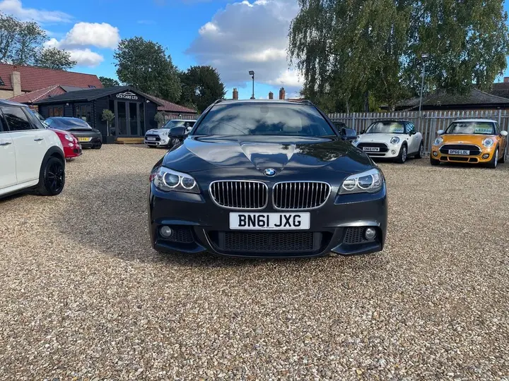 BMW 5 Series 2011 photo 2