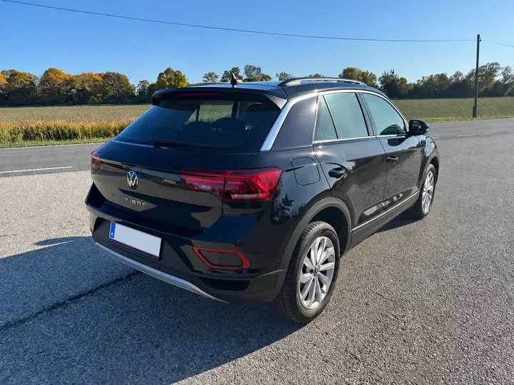 Volkswagen T-Roc 2023 photo 3