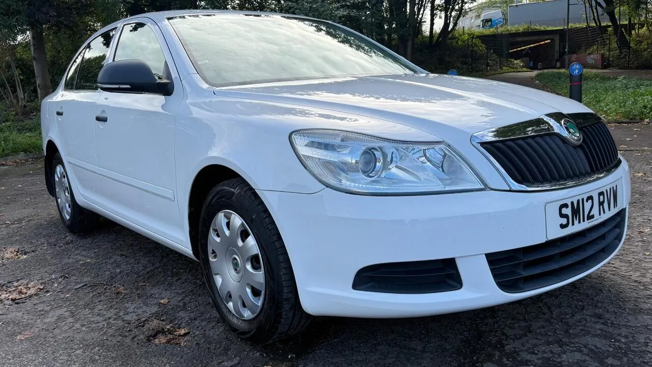 Skoda Octavia 2012 photo 2