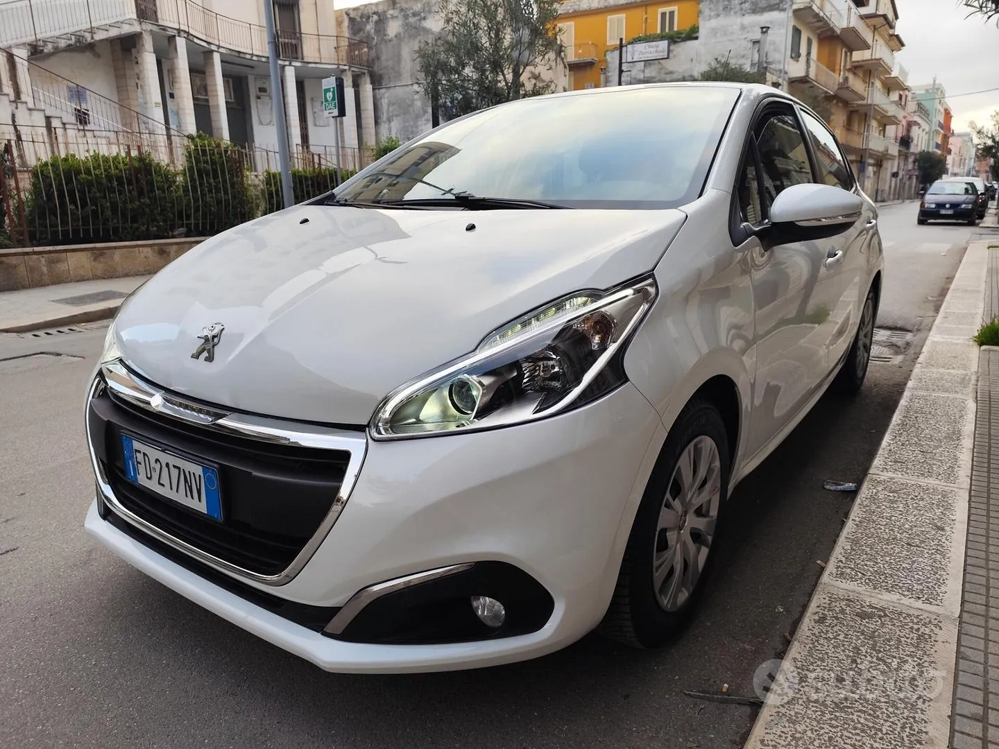Peugeot 208 2016 photo 3