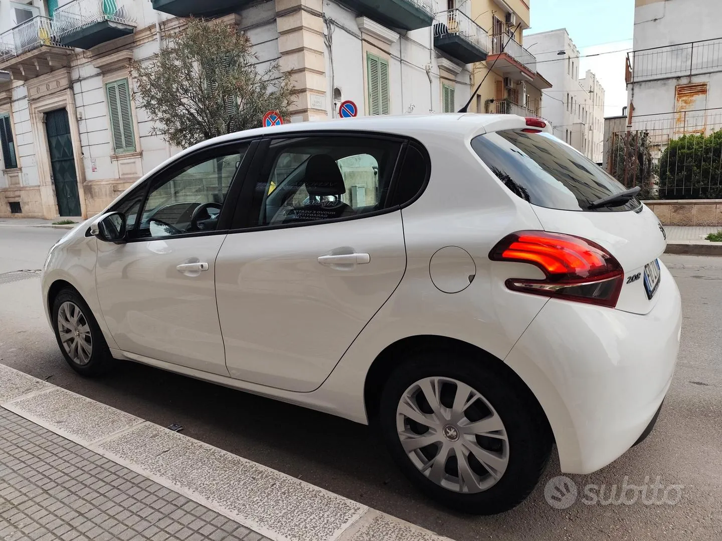 Peugeot 208 2016 photo 5