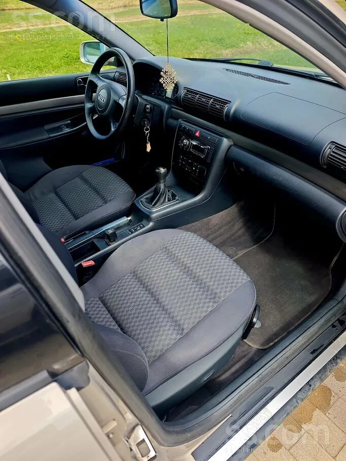 Audi A4 Avant 1999 photo 5
